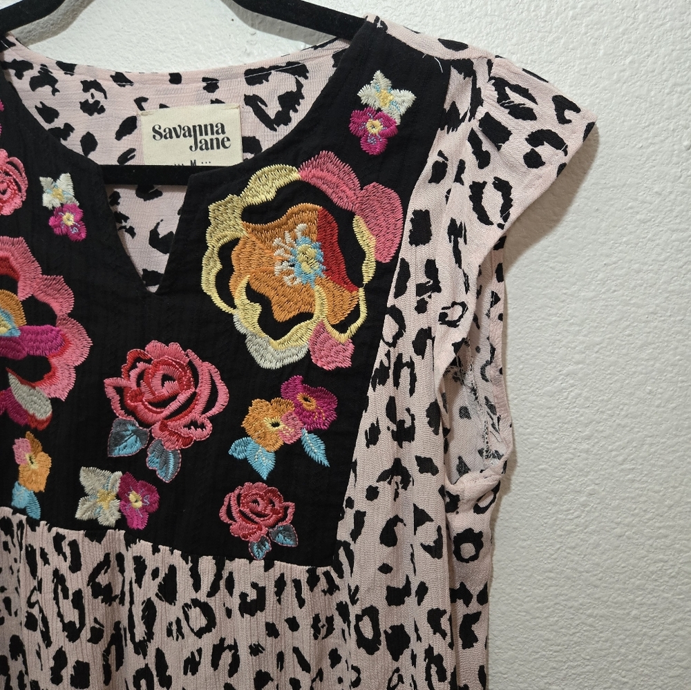 Savannah Jane Embroidered Top Medium - image 4